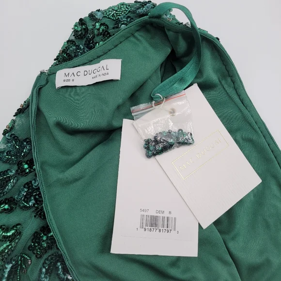 Mac Duggal Green Embellished V Neck 3/4 Sleeve A Line Gown - Picture 10 of 15